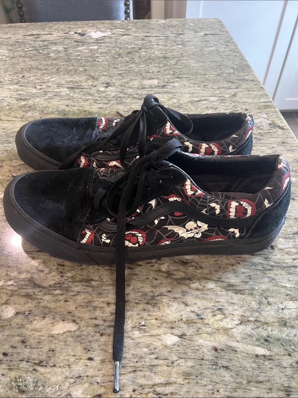 Vans Glow Fright Bat Skull Vampire Sneakers Mens 9 Womens 11 Glow in the Dark